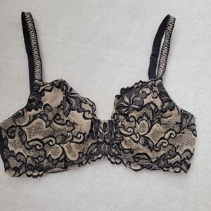 Wacoal lace bra 32D